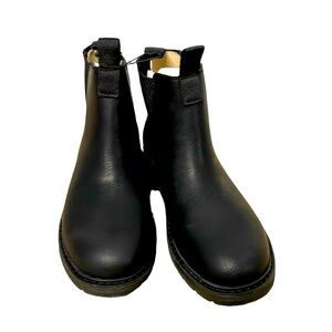 Size 9 men’s pull on leather boots